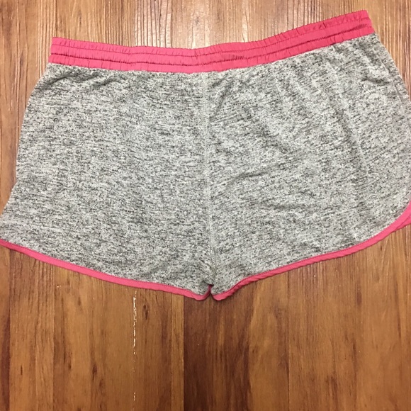 SOLD Adorable lounge shorts - Picture 4 of 4